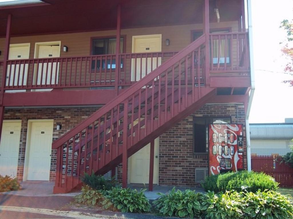 Naugatuck Motor Lodge Exteriör bild